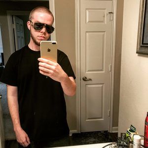 Meet your Posher, Dennis